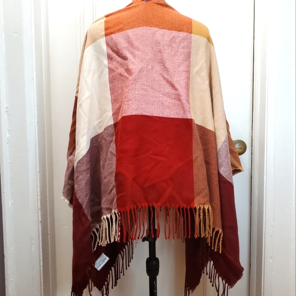 Siizu Poncho Wrap in Cranberry - NWOT - Picture 2 of 4